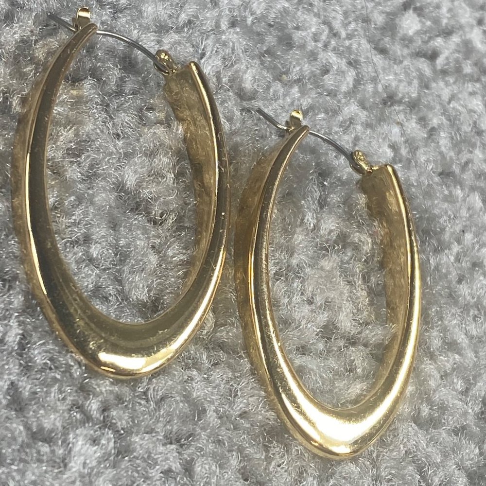 Oval Hoop Earrings Pierced Gold Tone Puffed Hinged Latch Back Click Closure - Picture 10 of 16